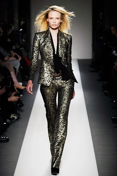 Look 4